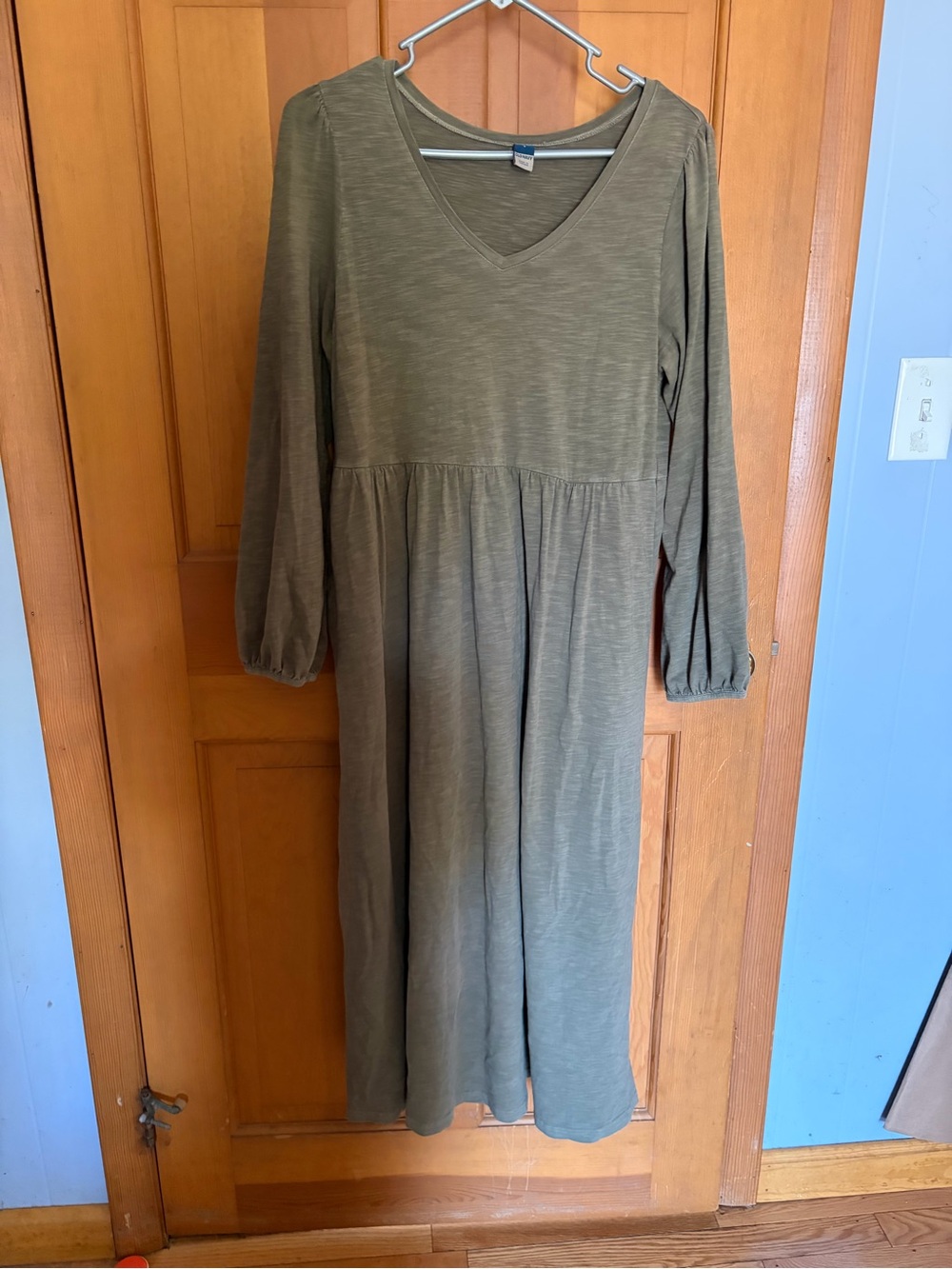 Old Navy Olive Green Long Sleeve V-Neck Maxi Dress